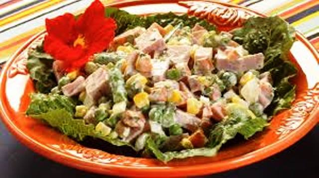 23. Ensalada con jamon